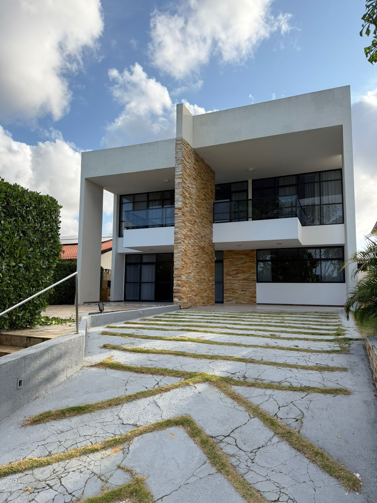 Casa moderna no Condomínio Aldebaran