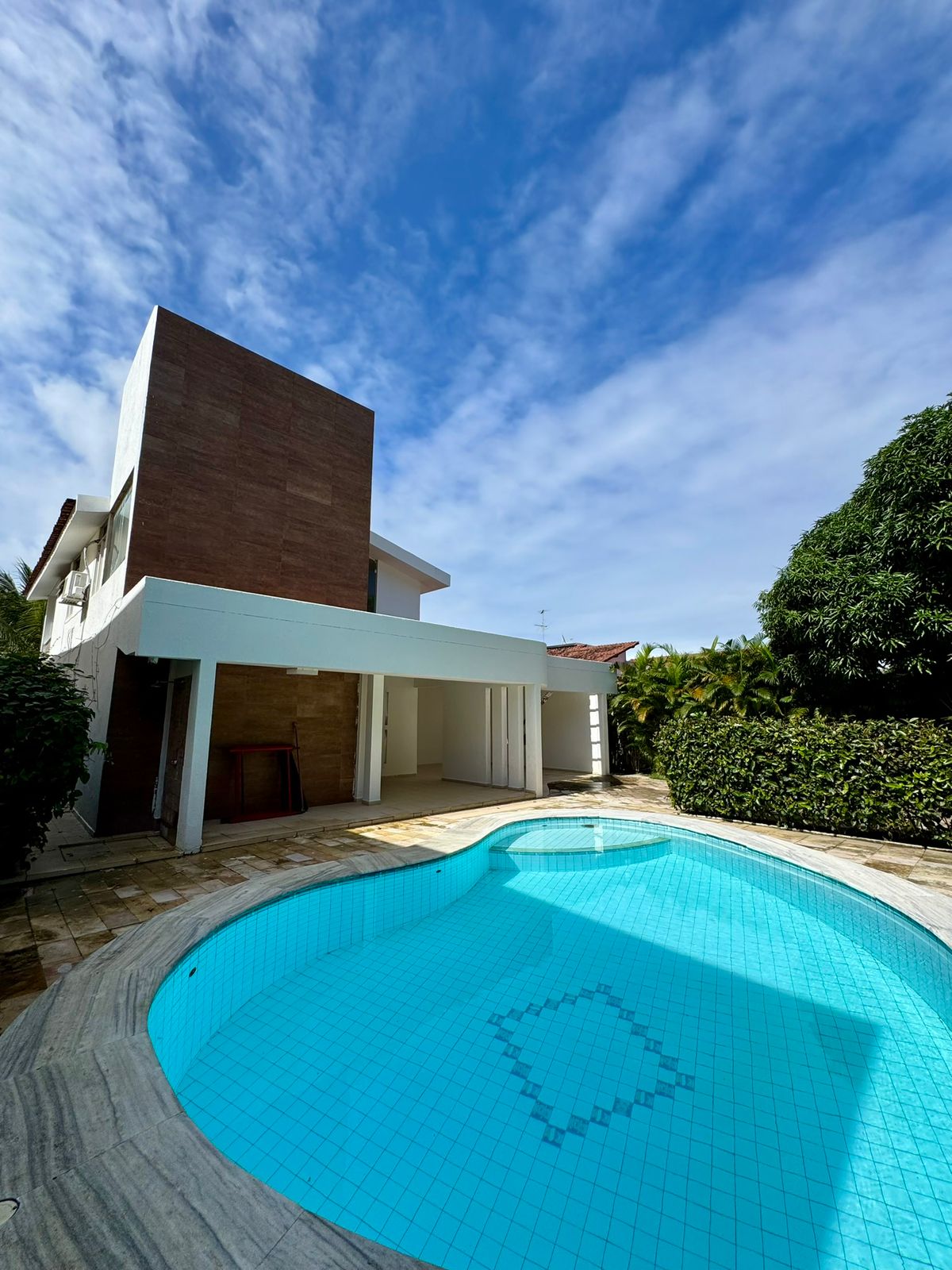 Excelente casa com cozinha gourmet e piscina no Condomínio Aldebaran